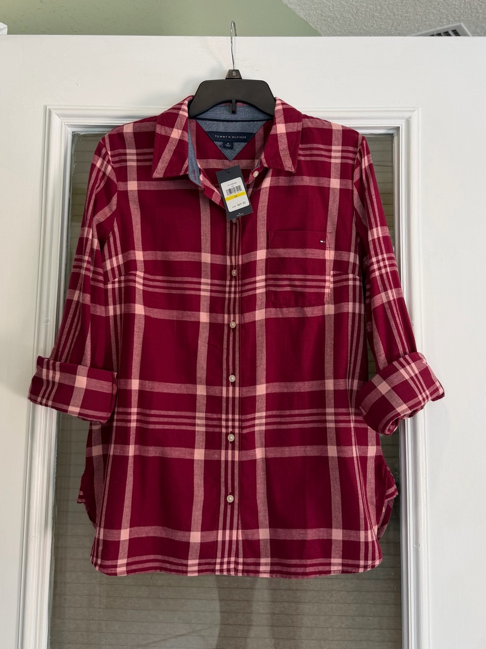 Women’s Tommy Hilfiger Button Down Lightweight Flannel NWT (medium)